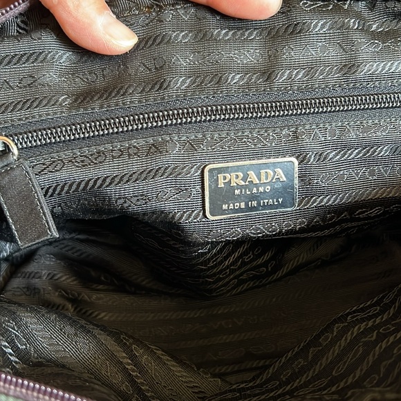 Prada purse authentic - Picture 8 of 10